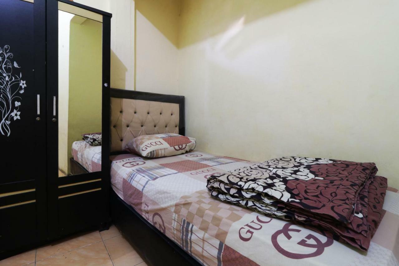 Wisma Yuli Syariah Otel Medan Dış mekan fotoğraf